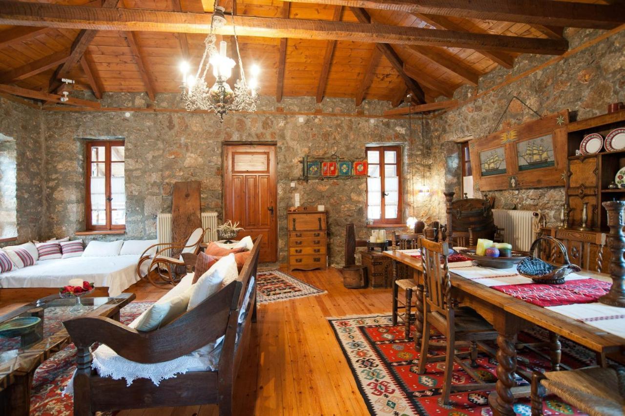 Вілла Mariolata Stone House Lilaia Екстер'єр фото