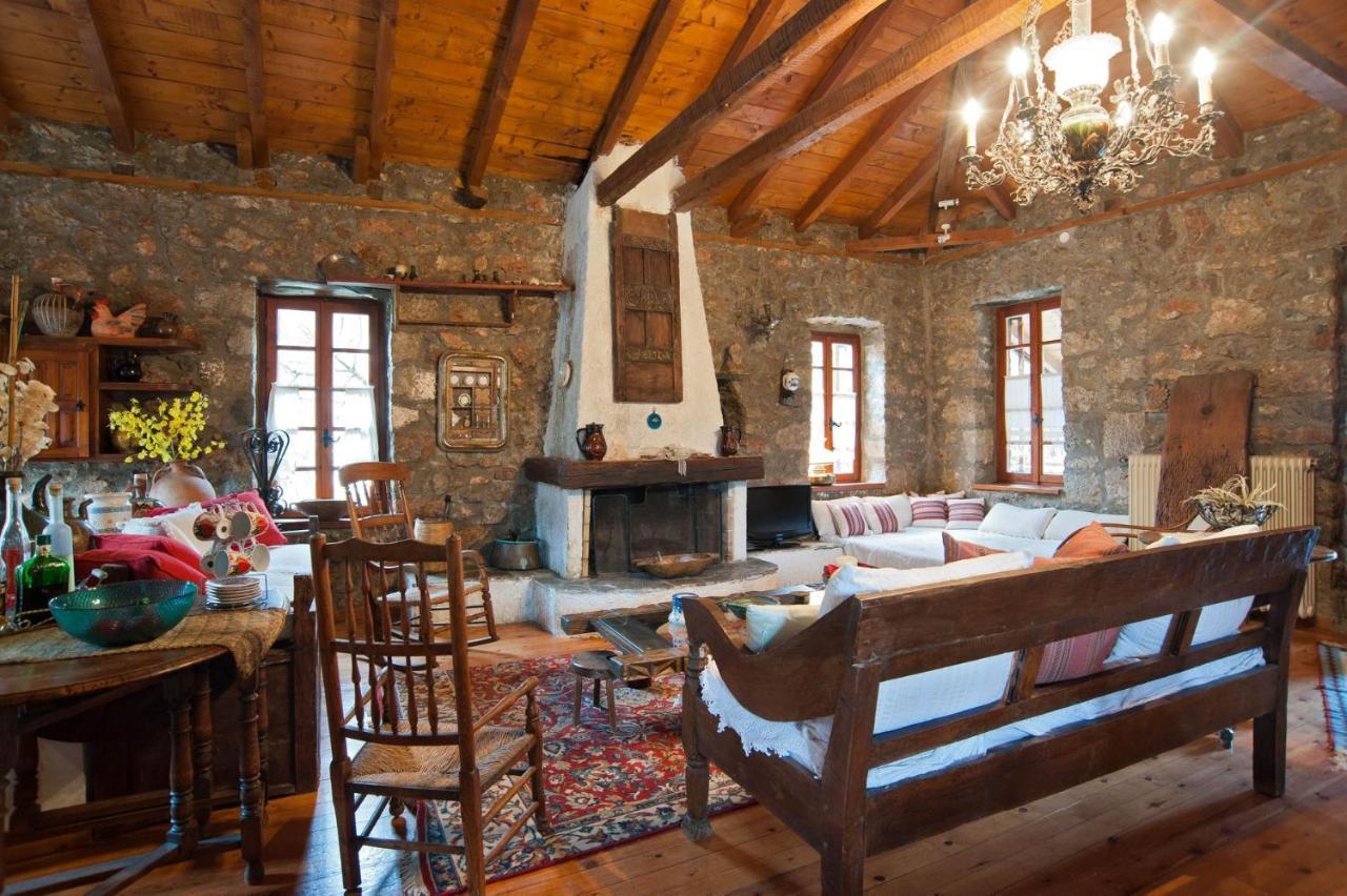 Вілла Mariolata Stone House Lilaia Екстер'єр фото