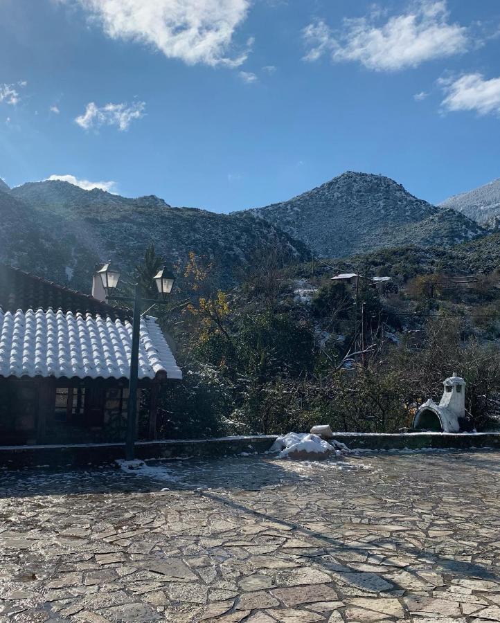 Вілла Mariolata Stone House Lilaia Екстер'єр фото