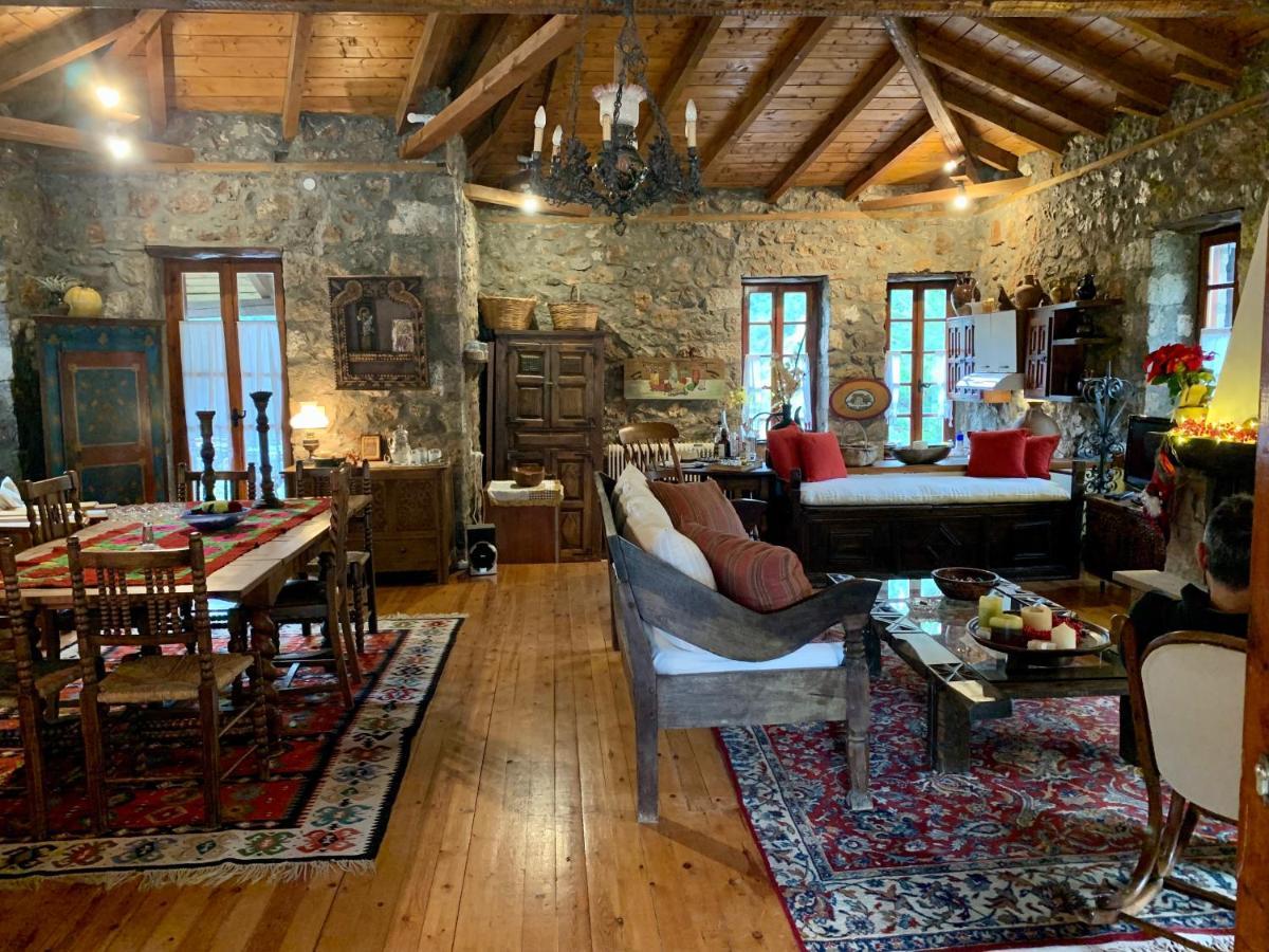 Вілла Mariolata Stone House Lilaia Екстер'єр фото