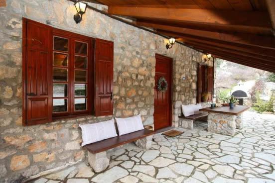 Вілла Mariolata Stone House Lilaia Екстер'єр фото