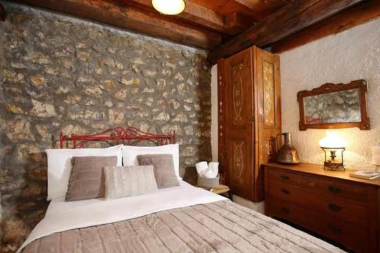 Вілла Mariolata Stone House Lilaia Екстер'єр фото